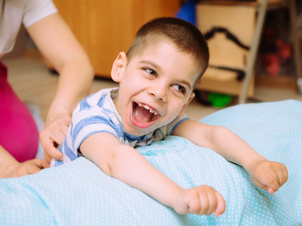 فیزیوتراپی فلج مغزی شمشیری مهرآباد